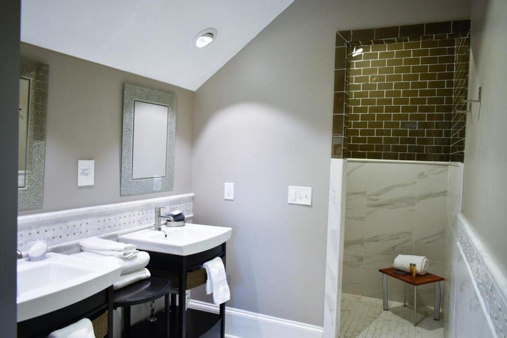 Sparrow Grove Manor Monroe Zimmer foto